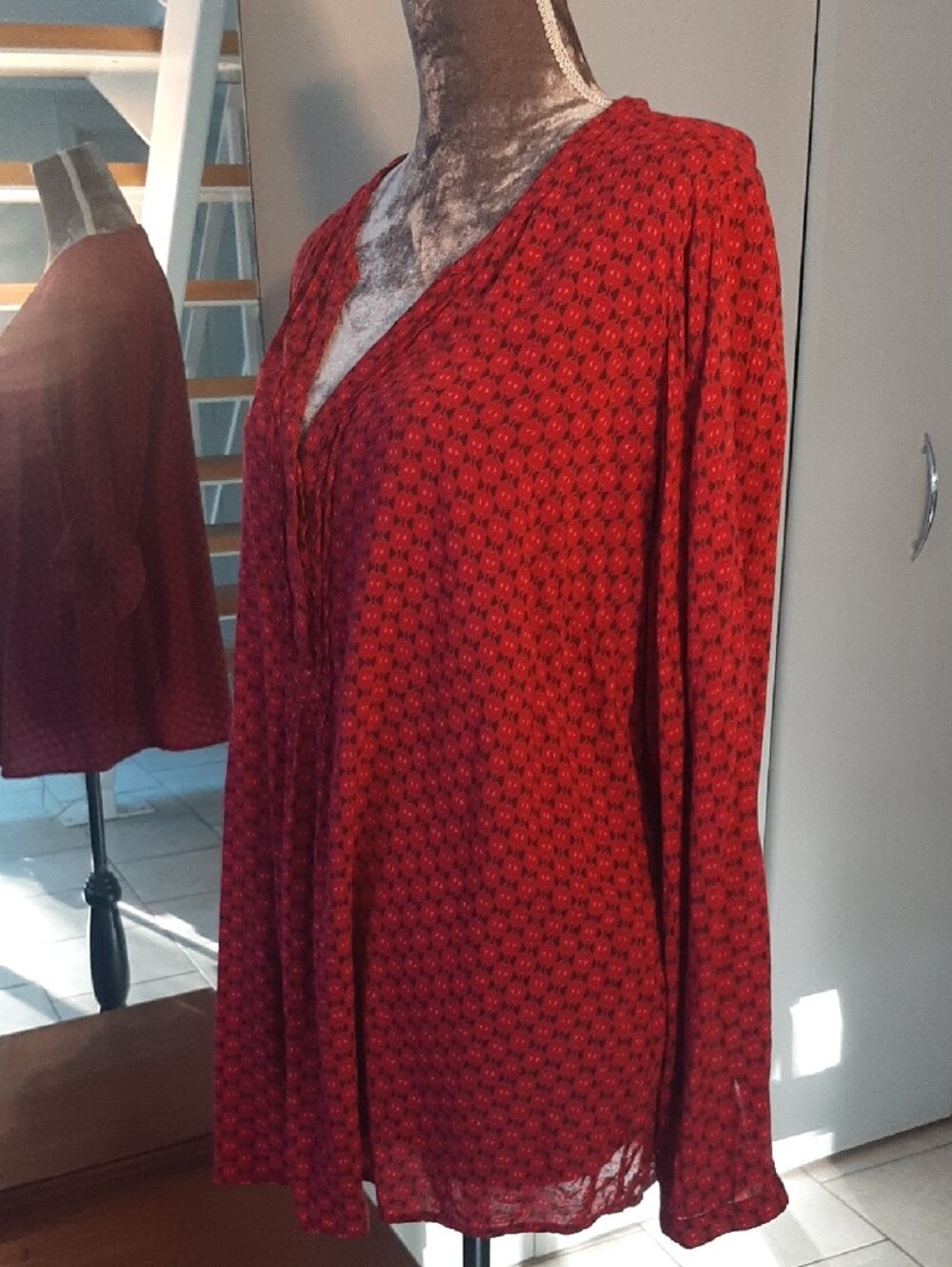 Addition Elle💋Burgundy Printed V-Neck Pintuck Tunic SLEEVE TABS to SHORTEN Sz20 - Picture 4 of 9